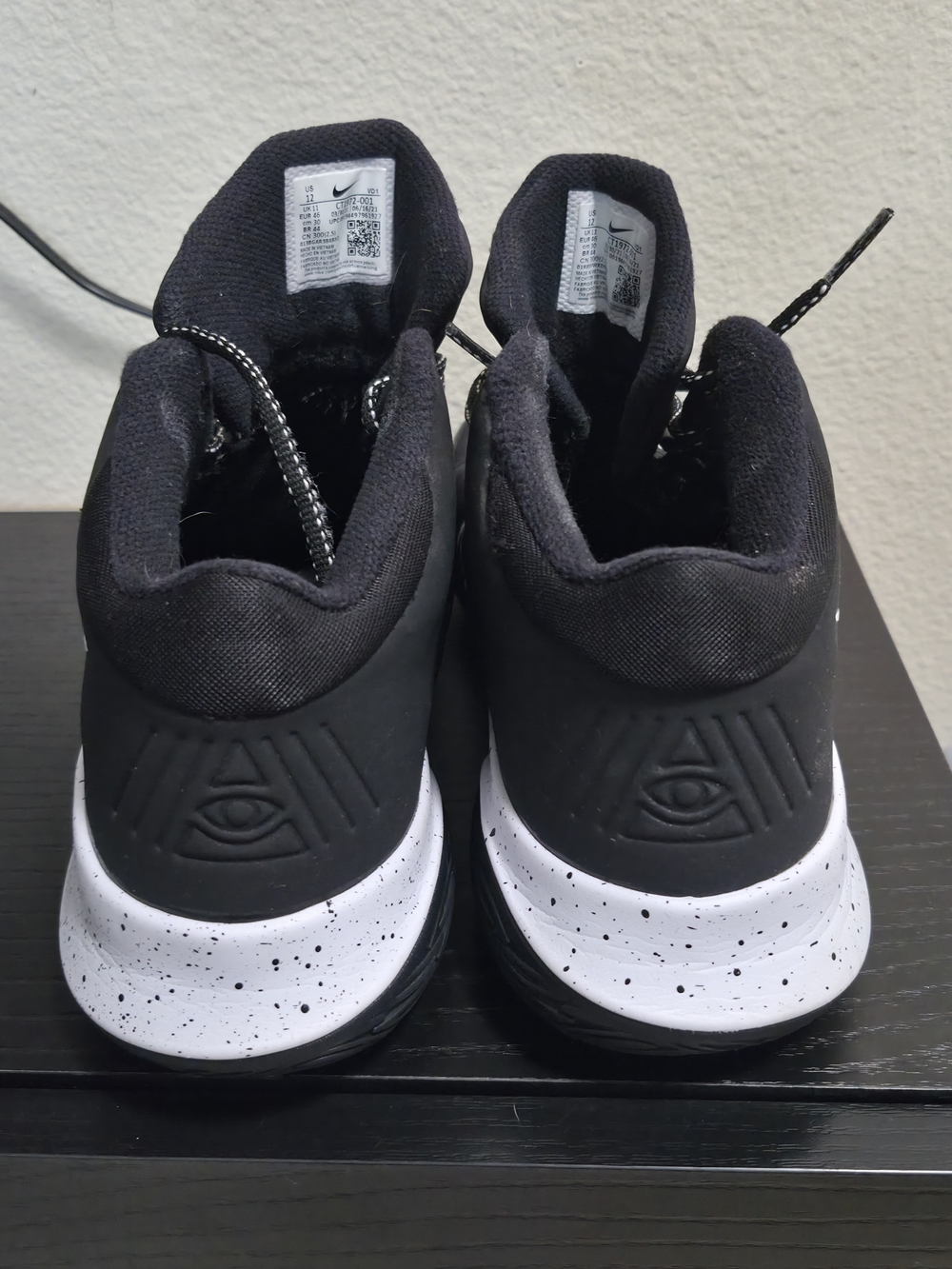 Nike Black and White Basketball Shoes with Speckled Midsole - Picture 3 of 5